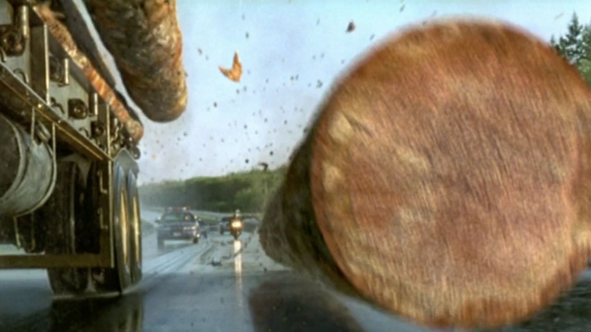Logs that set off the Route 23 pileup in Final Destination 2 (Image via Prime Video)